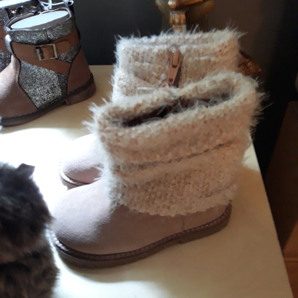 Toddler Girl Boots - Picture 4 of 7